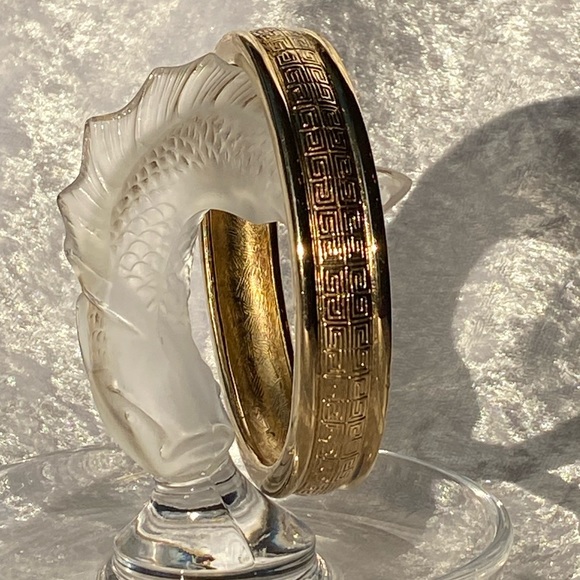 Vintage Givenchy Chunky Runway Gold Bangle Bracelet - Picture 9 of 15